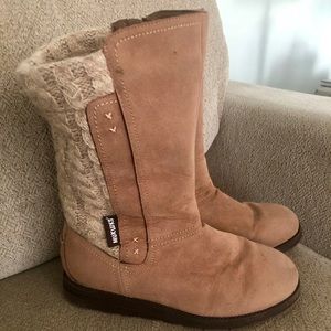 EUC Muk Luks Boots